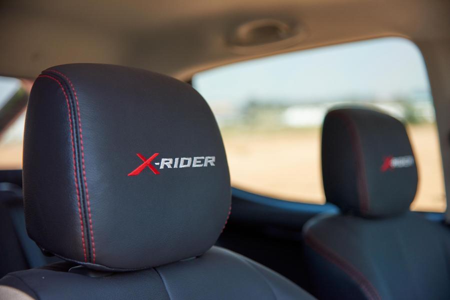 Детали интерьера Isuzu KB Double Cab X-Rider 2017 года  (фото 23 из 40)